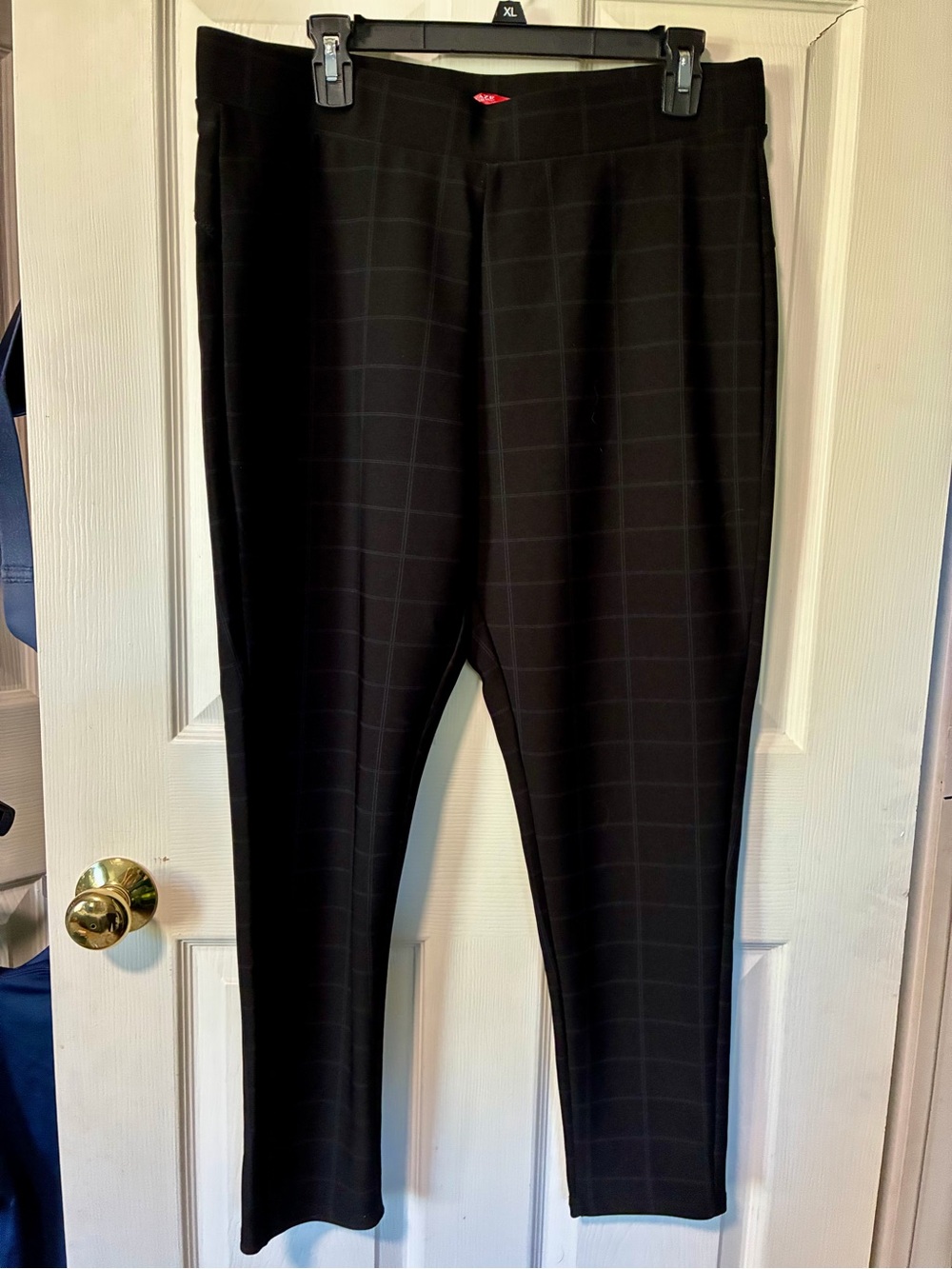 Black Windowpane Stretch Leggings - Classic Comfort